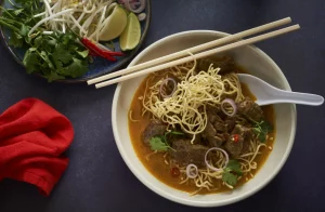 Nồi áp suất điện tử Mì bò Chiang Mai kiểu Thái