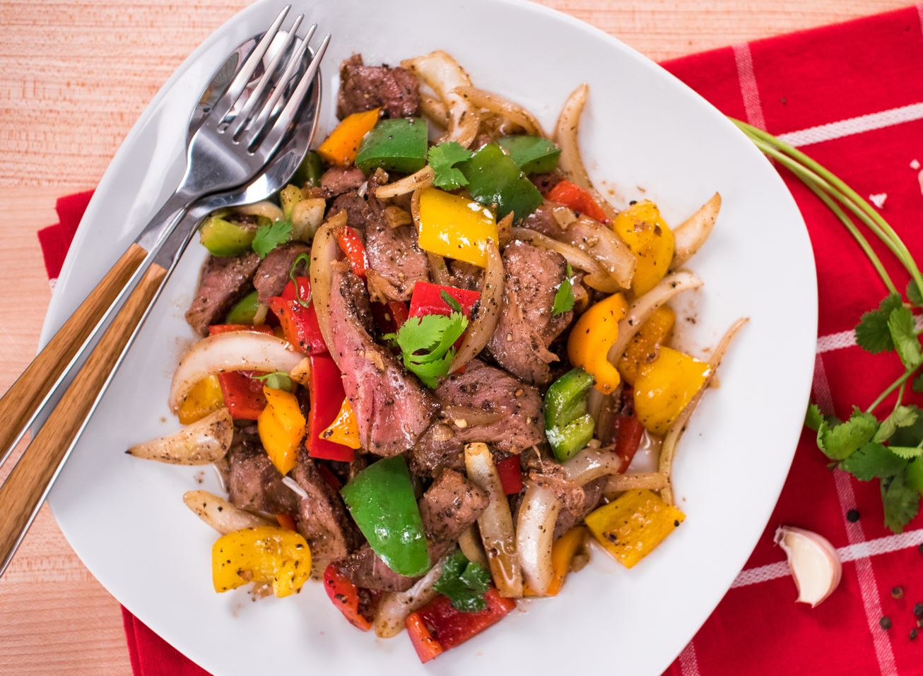 Bò xào tiêu đen kiểu Thái