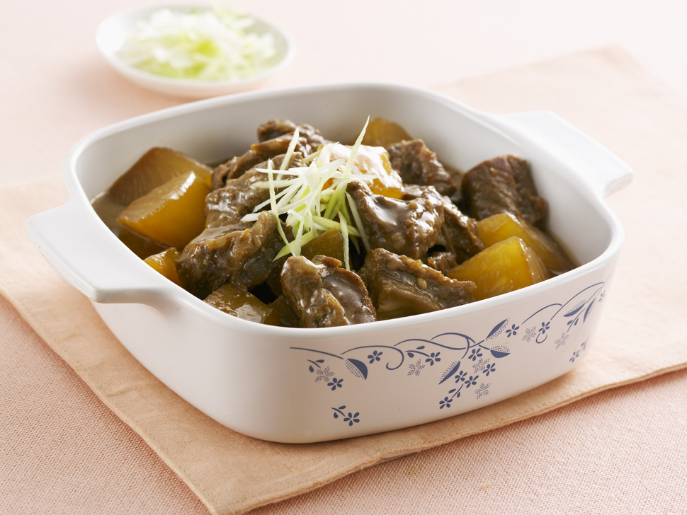 Lẩu ức bò kèm củ cải