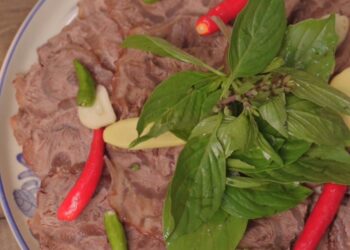 Bắp bò ngâm mắm