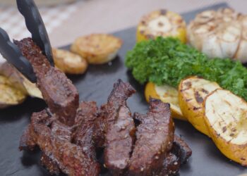 Diềm thăn nướng thảo mộc.mp4 snapshot 02.06.915