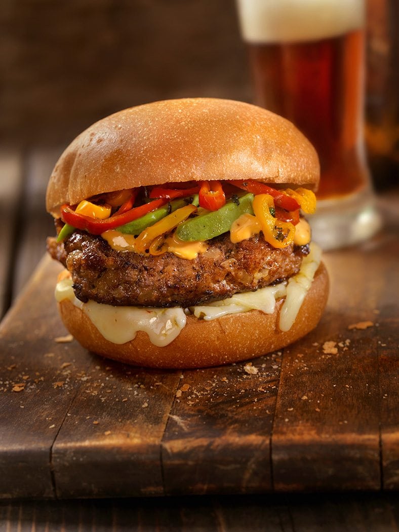 Burger bò và bơ kiểu California